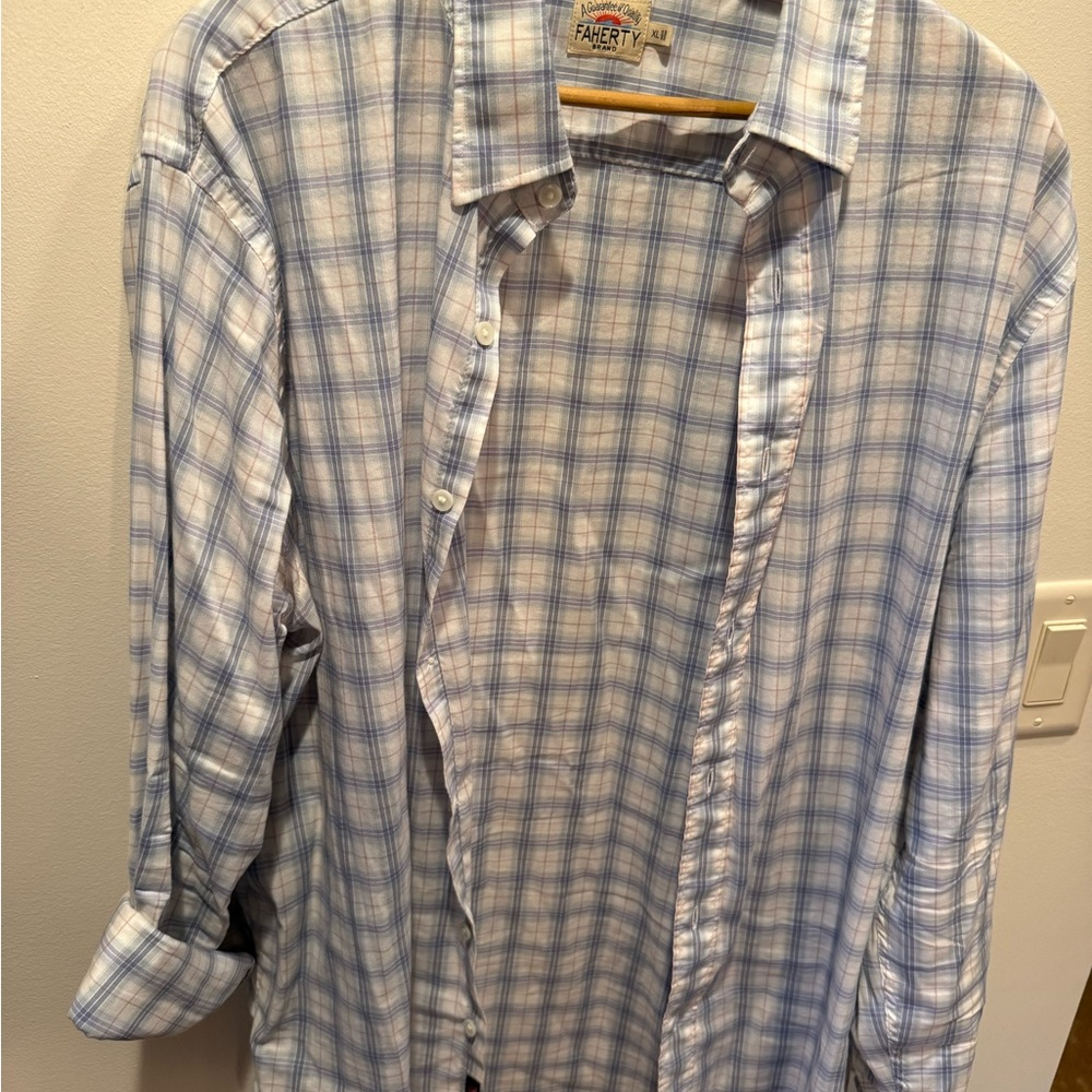 Faherty Men's Light Blue and White Plaid Shirt